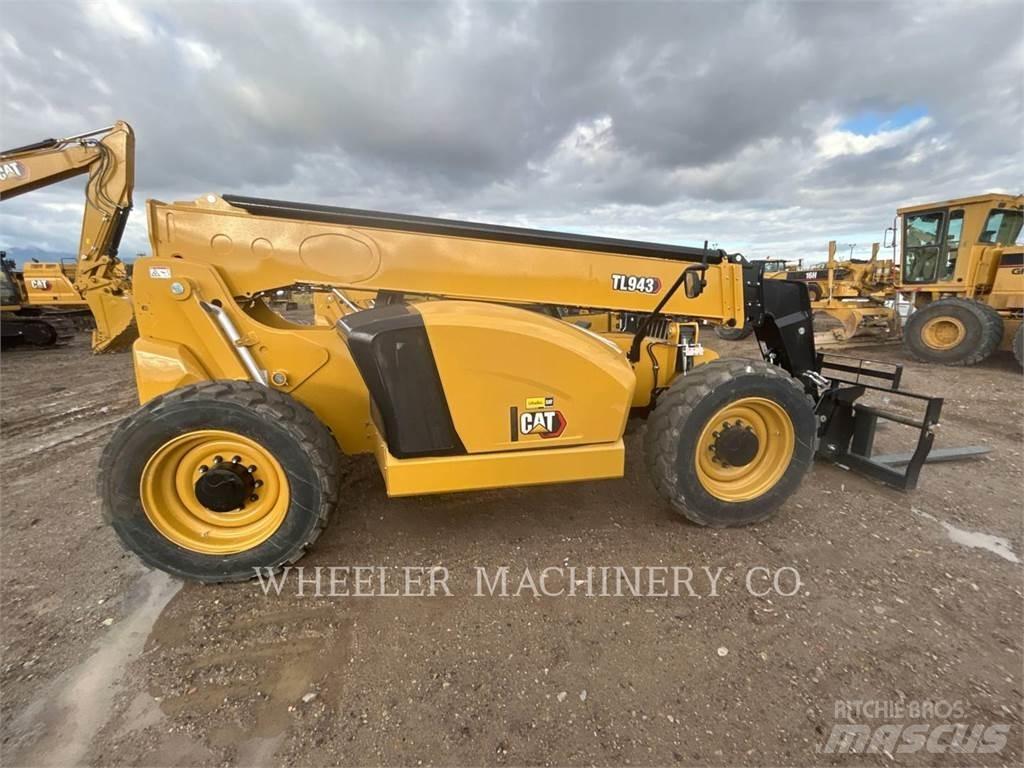 CAT TL943 CB 伸縮臂操作車