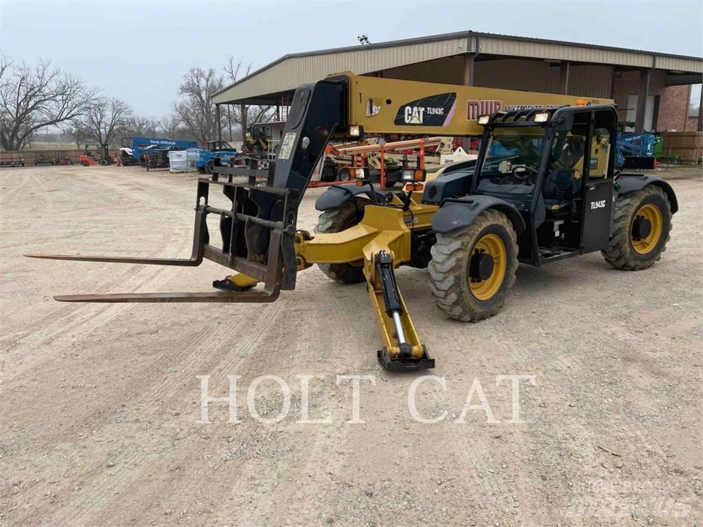 CAT TL943C 伸縮臂操作車