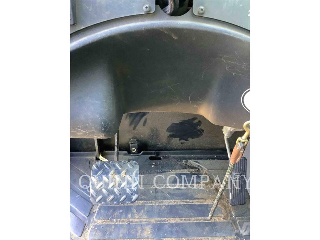 CAT TL943C 伸縮臂操作車