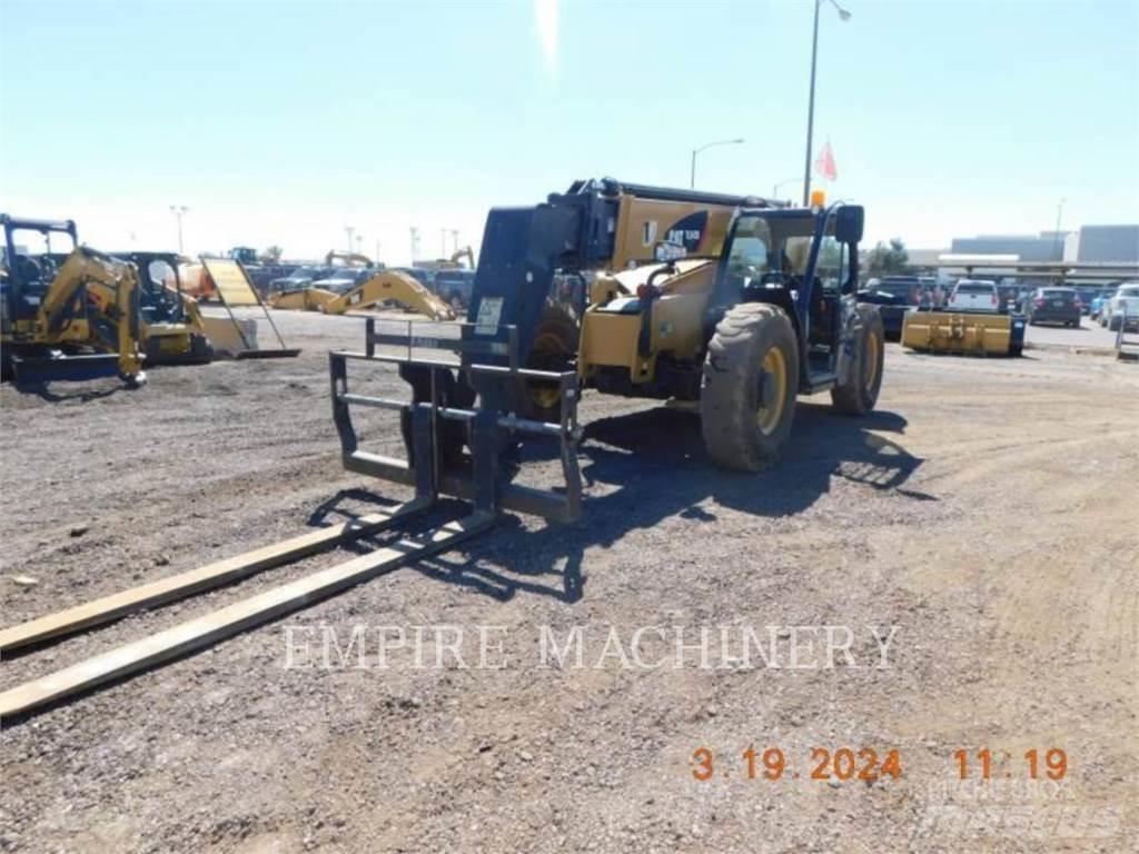 CAT TL943D 伸縮臂操作車