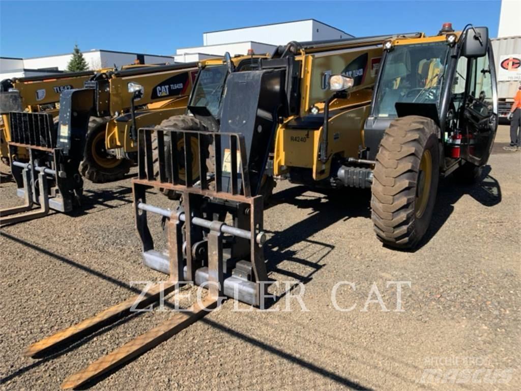 CAT TL943D 伸縮臂操作車