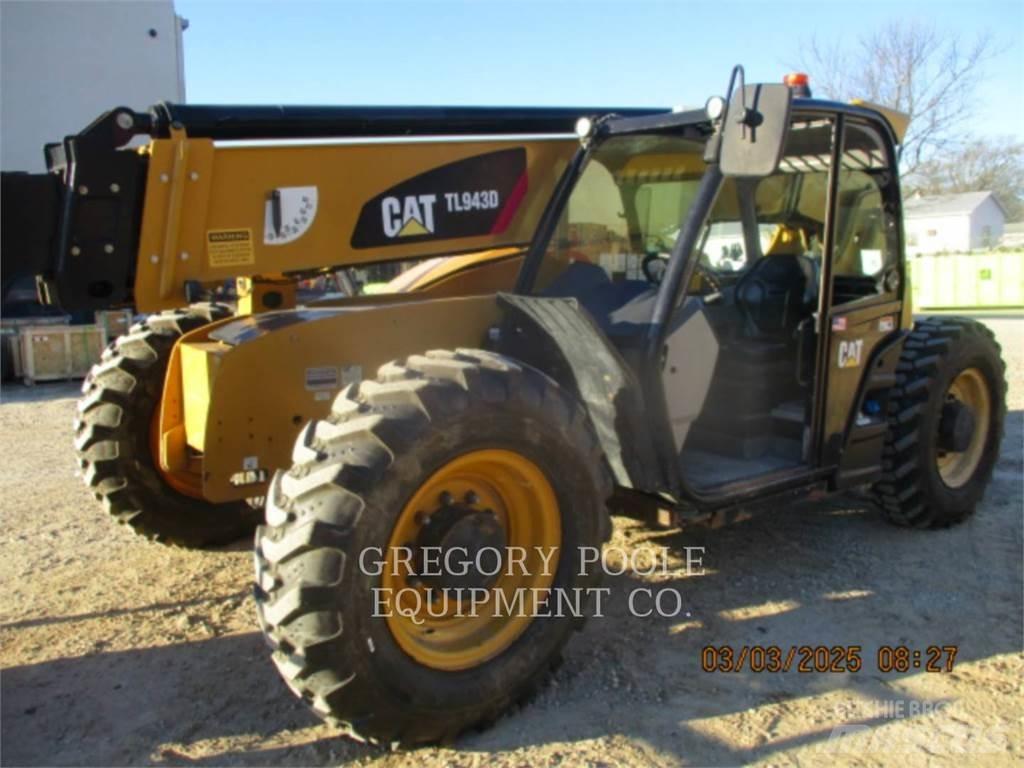 CAT TL943D 伸縮臂操作車