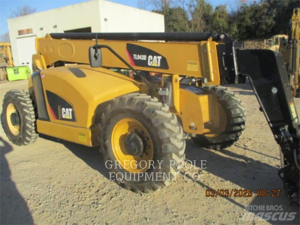 CAT TL943D 伸縮臂操作車