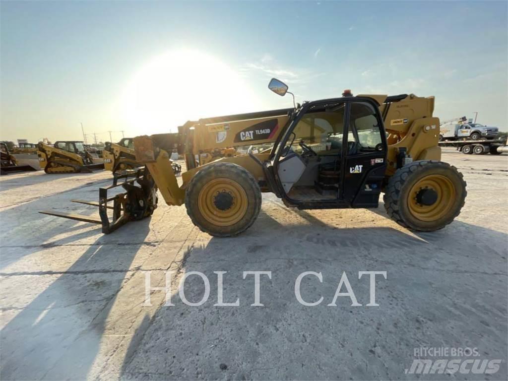CAT TL943D 伸縮臂操作車