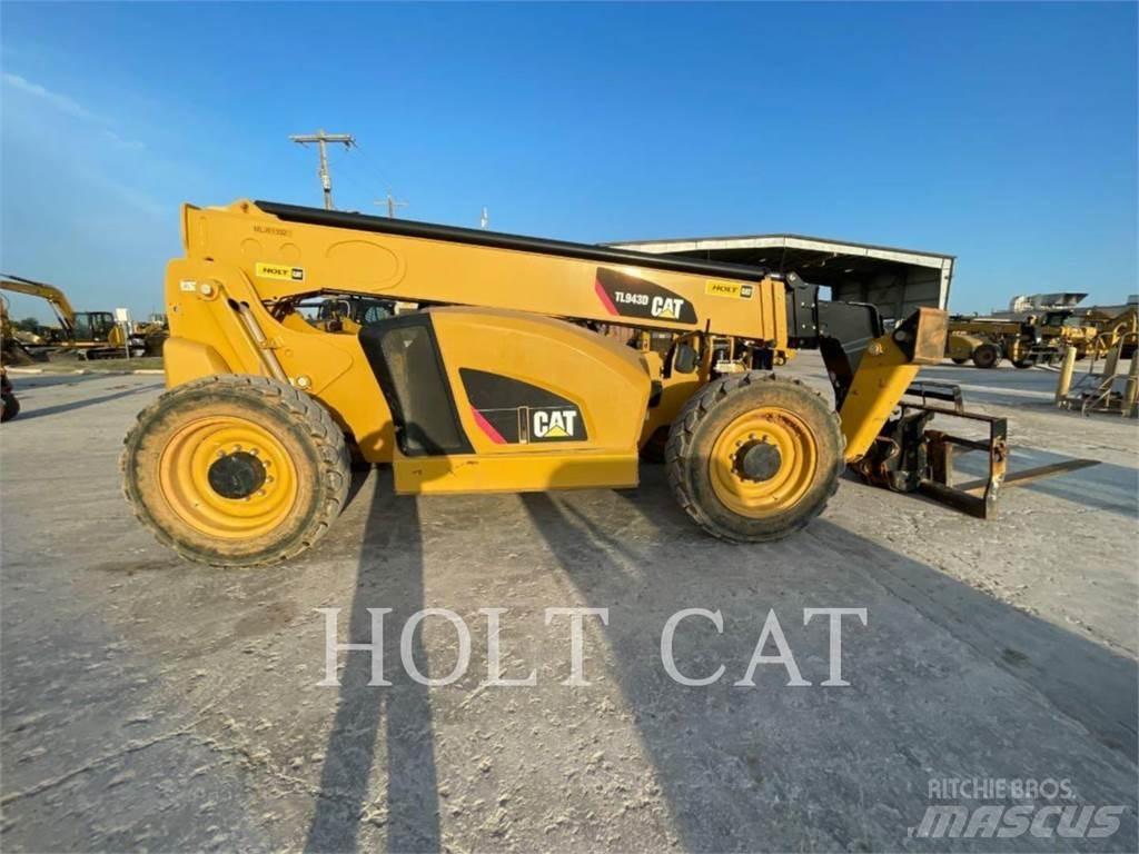 CAT TL943D 伸縮臂操作車
