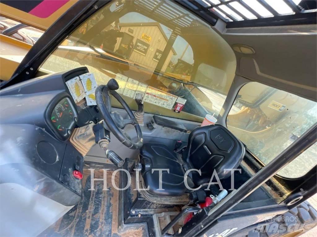 CAT TL943D 伸縮臂操作車