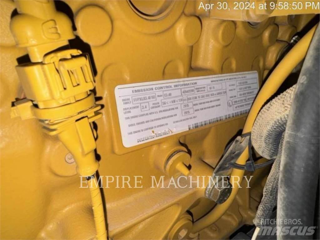 CAT TL943D 伸縮臂操作車