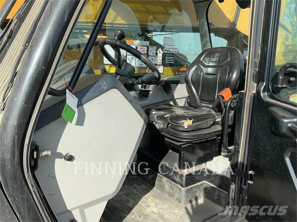 CAT TL943D 伸縮臂操作車