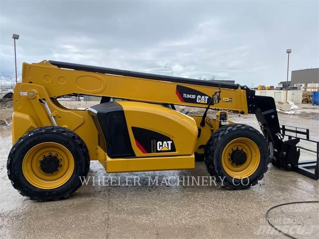 CAT TL943D CB 伸縮臂操作車