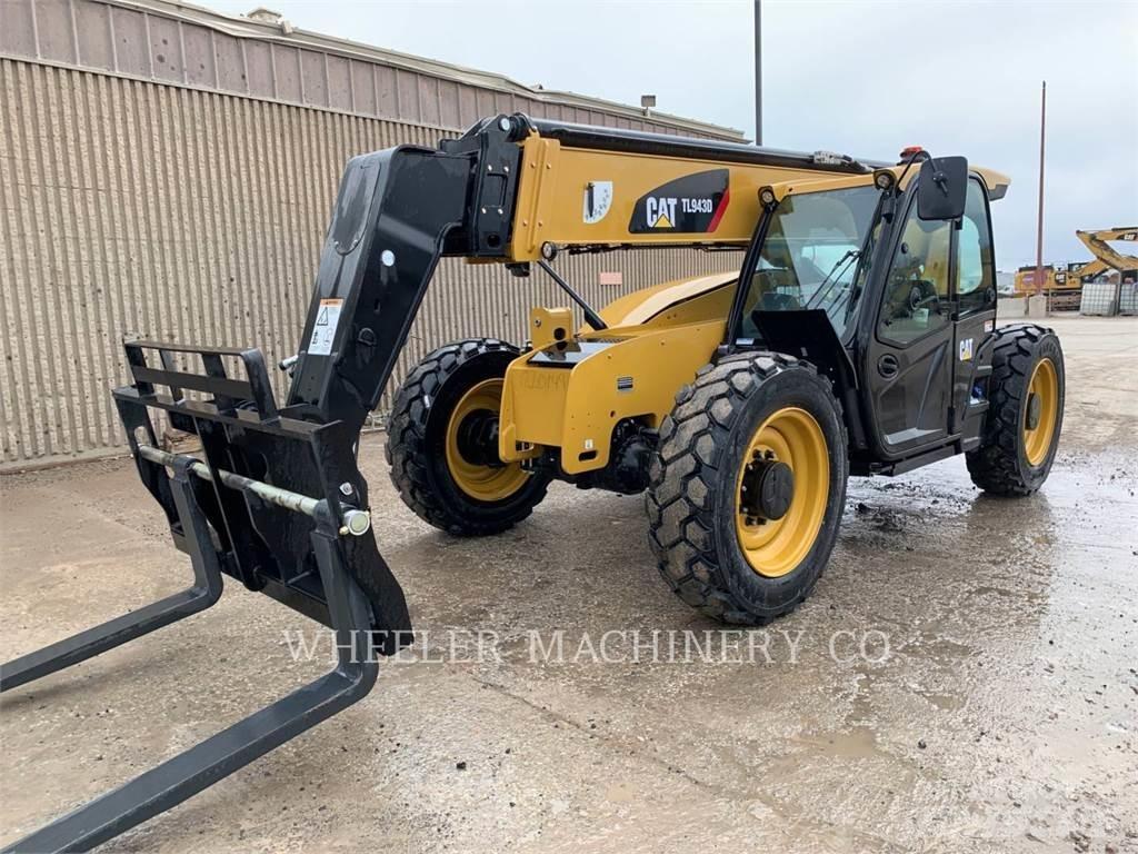 CAT TL943D CB 伸縮臂操作車