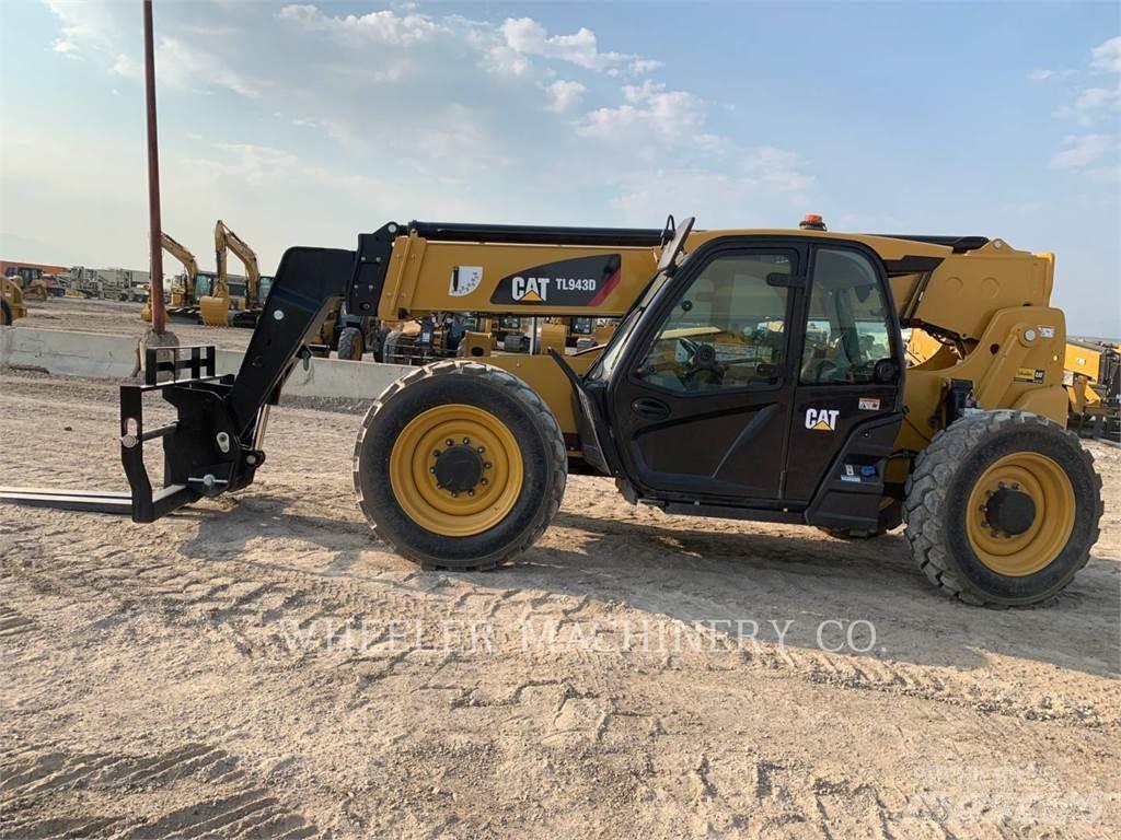 CAT TL943D CB 伸縮臂操作車