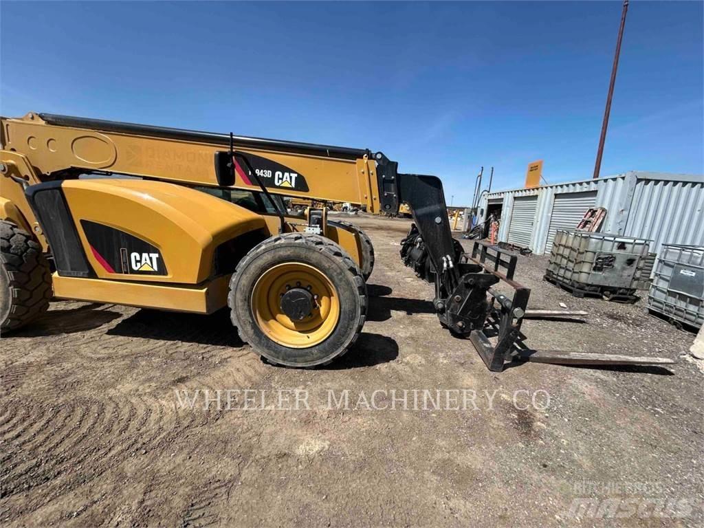 CAT TL943D CB 伸縮臂操作車