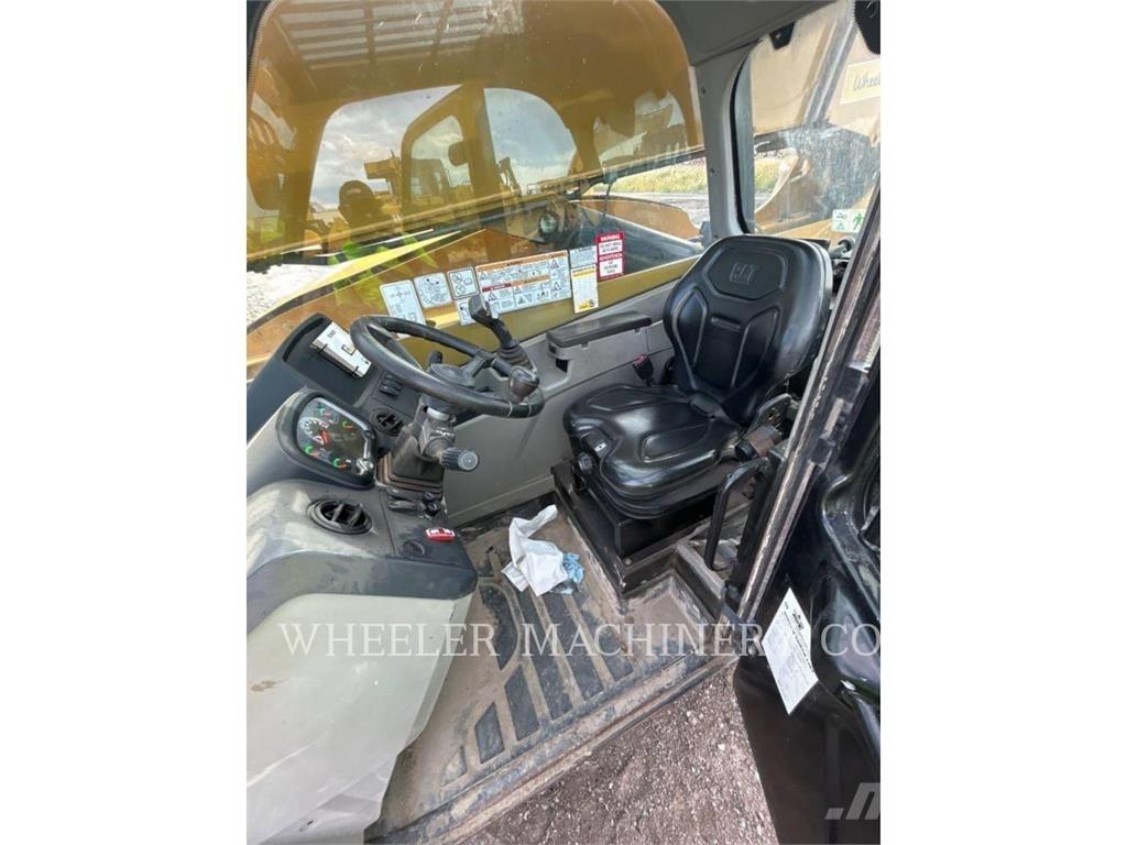 CAT TL943D CB 伸縮臂操作車