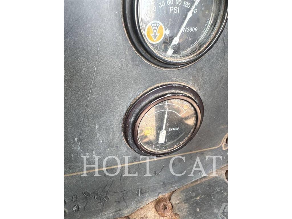 CAT W00 613C 刮土機