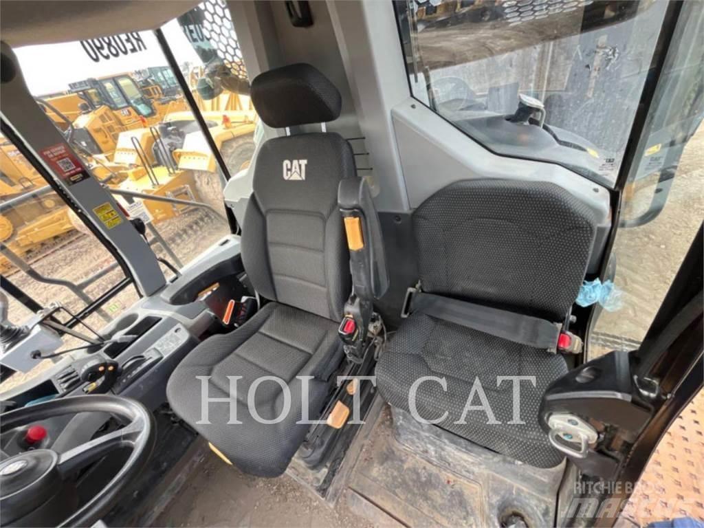 CAT W00 725 運油車