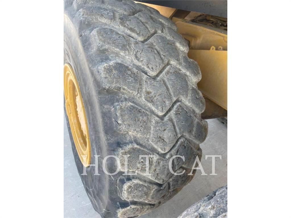CAT W00 730 運油車