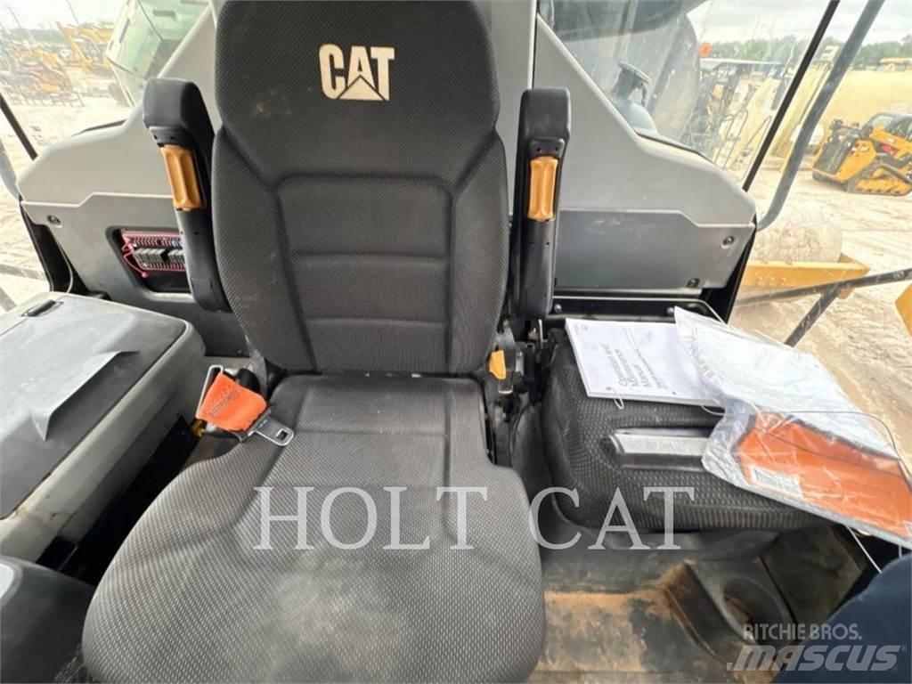 CAT W00 740GC 運油車