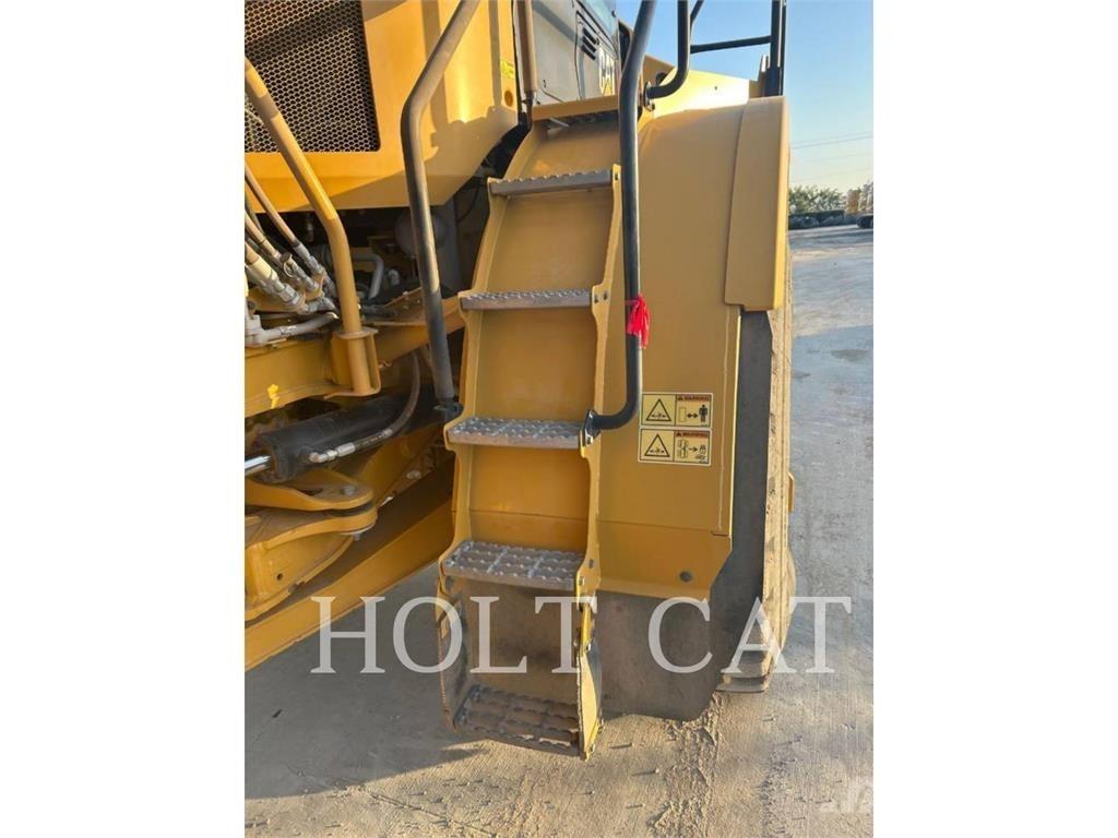 CAT W00 740GC 運油車