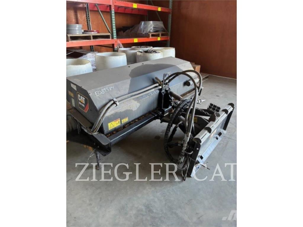 CAT WT-SSL 滑移轉向裝載機