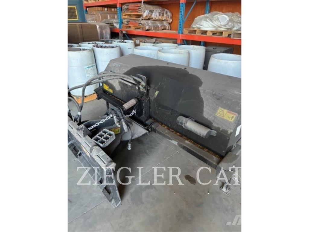 CAT WT-SSL 滑移轉向裝載機