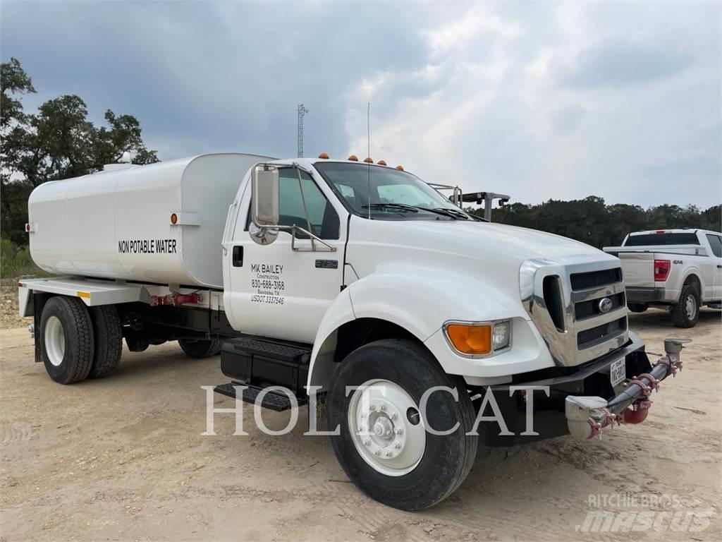 Ford F750 運油車