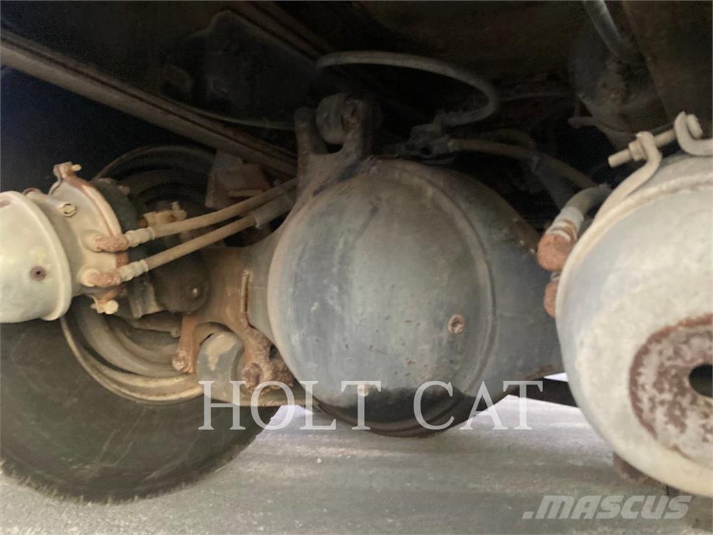 Ford L8000 運油車