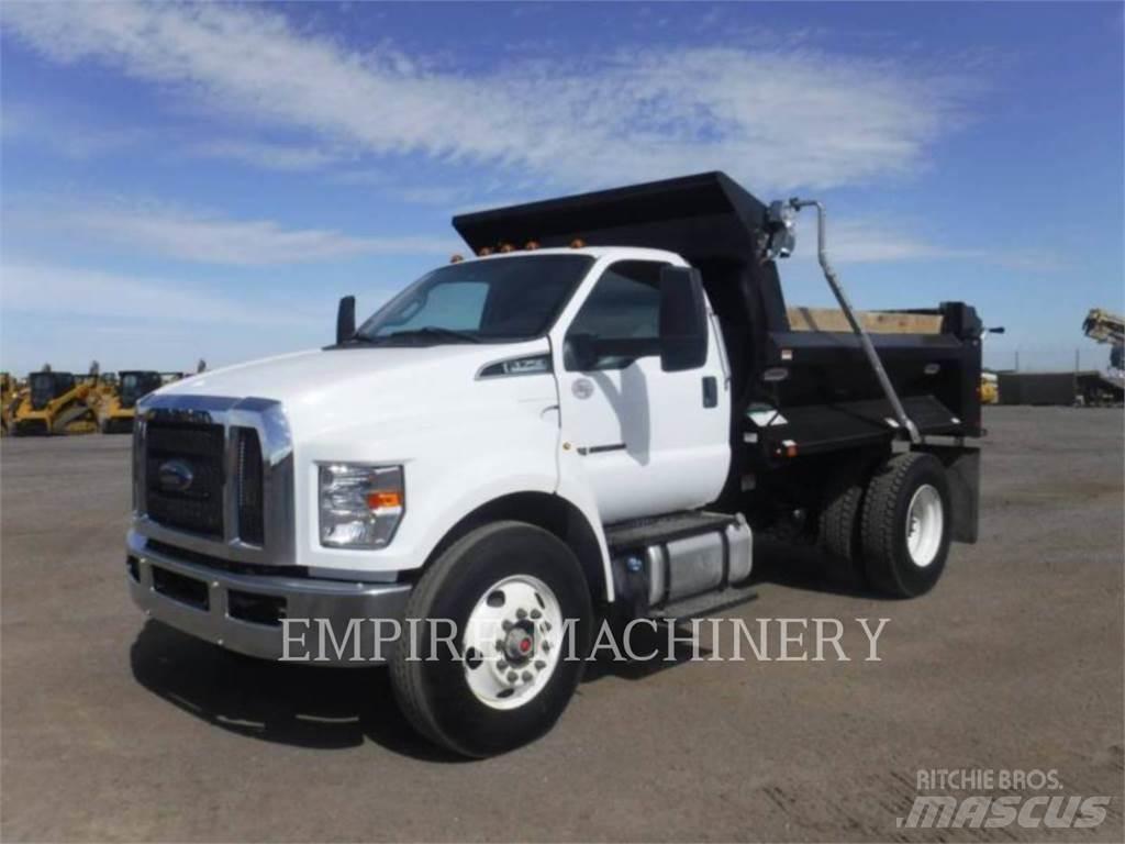 Ford / New Holland F750 運油車