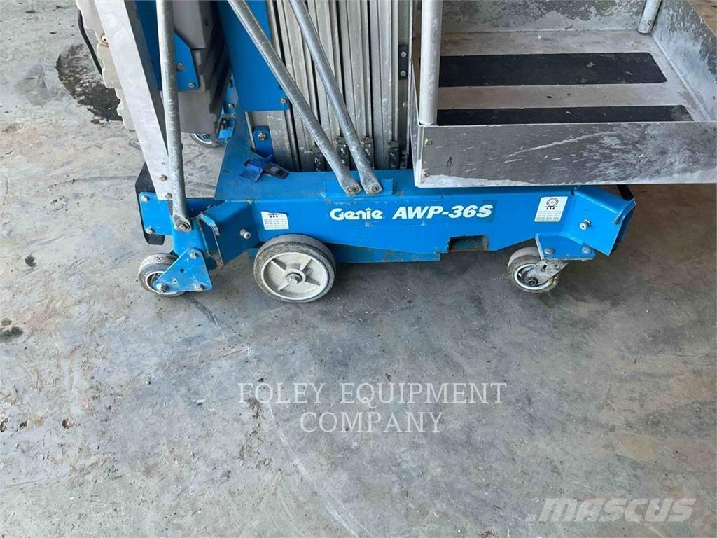 Genie AWP36SDC 剪式升降機