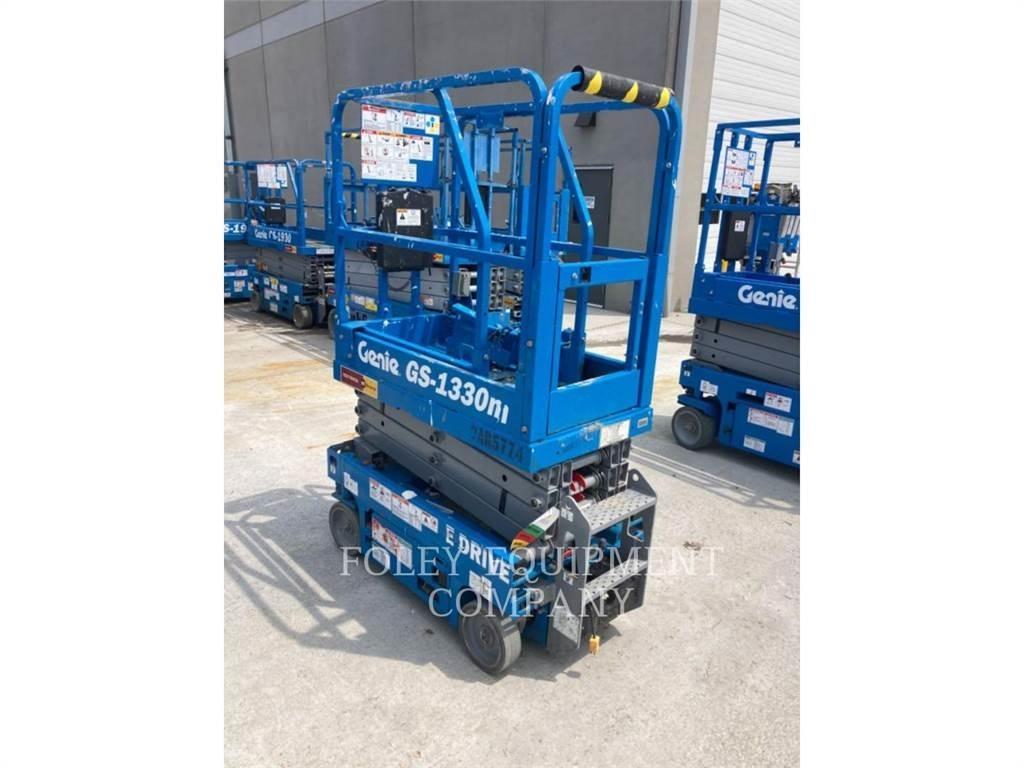 Genie GS1330 剪式升降機