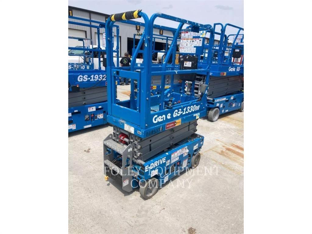 Genie GS1330 剪式升降機