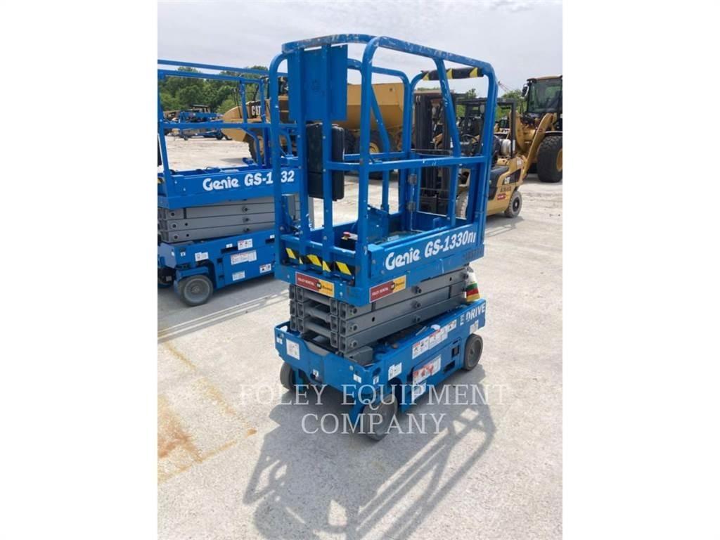 Genie GS1330 剪式升降機