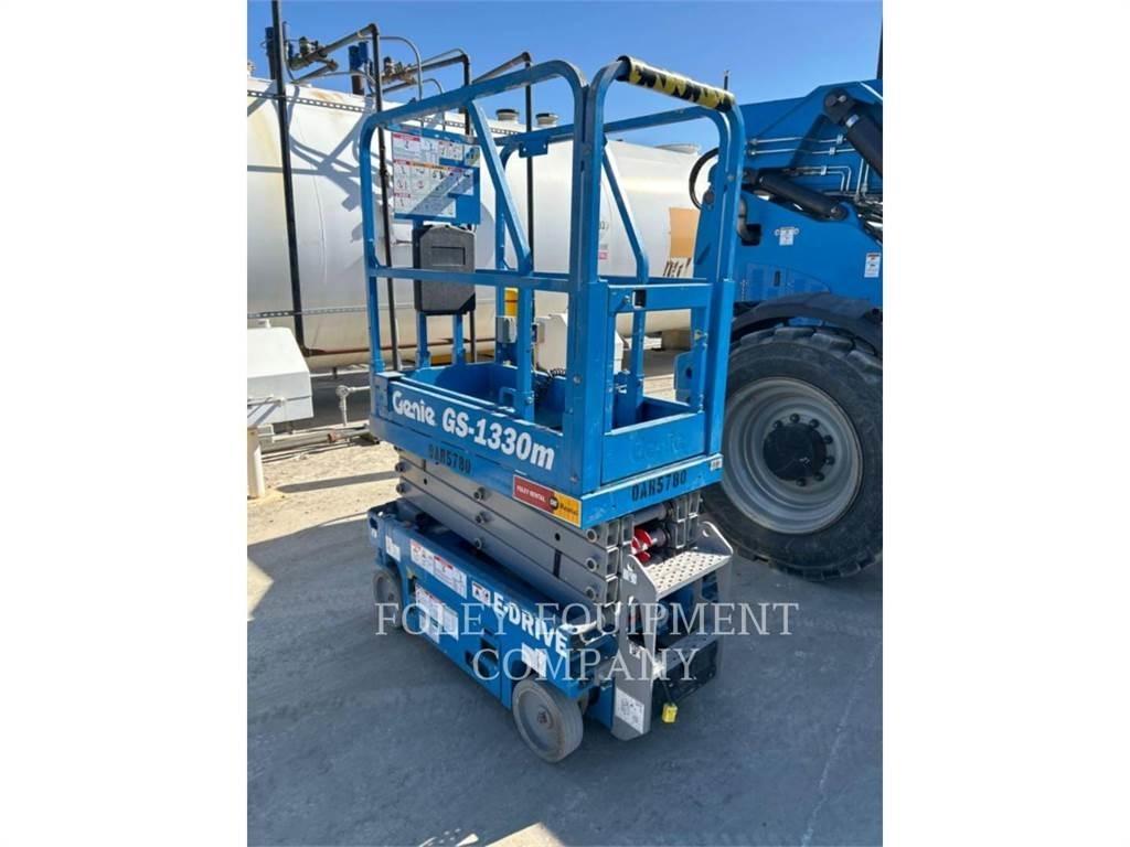Genie GS1330 剪式升降機
