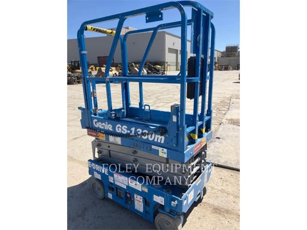Genie GS1330 剪式升降機