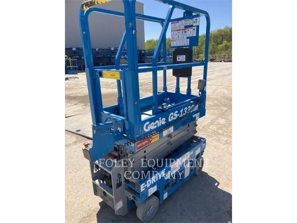 Genie GS1330 剪式升降機