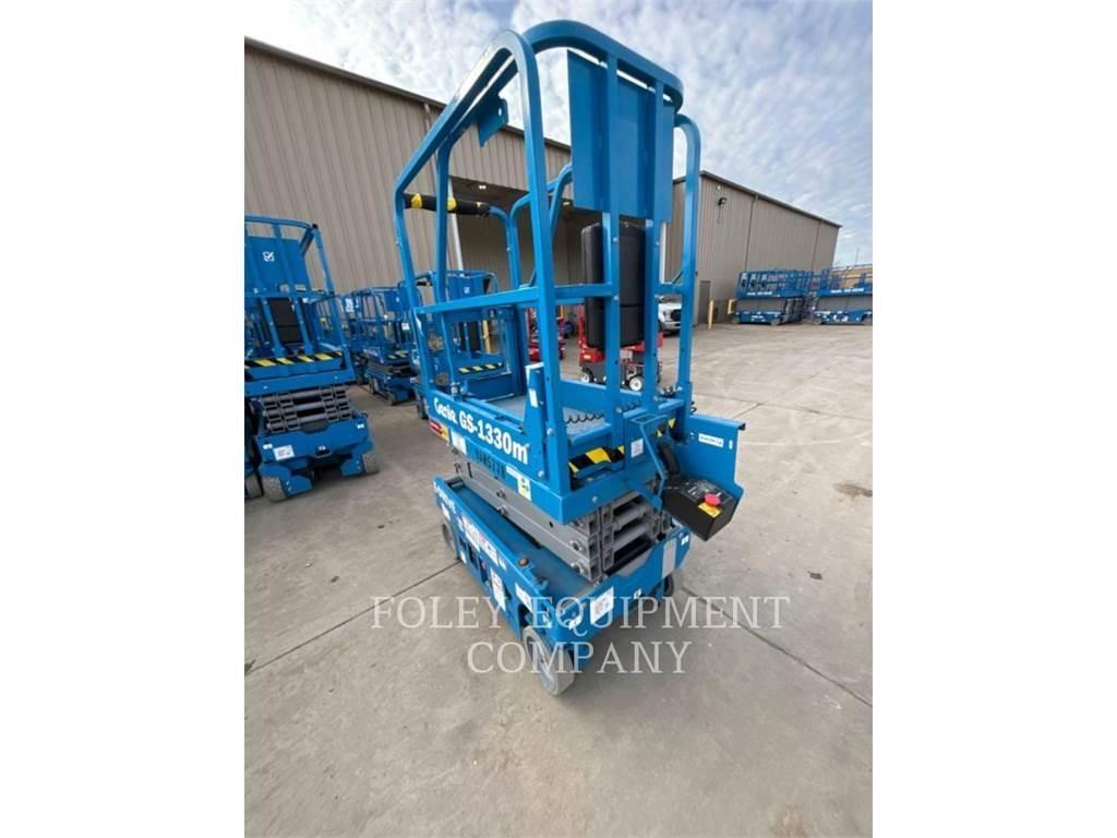 Genie GS1330 剪式升降機