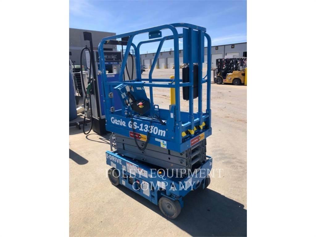 Genie GS1330 剪式升降機