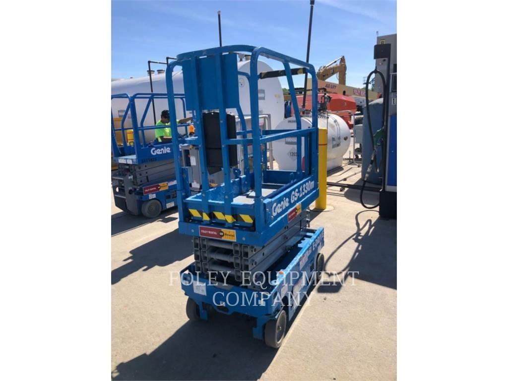Genie GS1330 剪式升降機