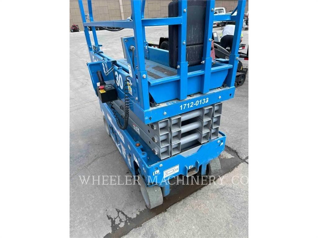 Genie GS1930 剪式升降機