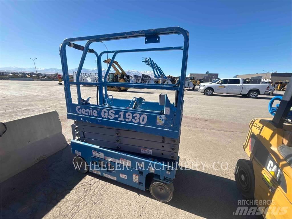Genie GS1930 剪式升降機