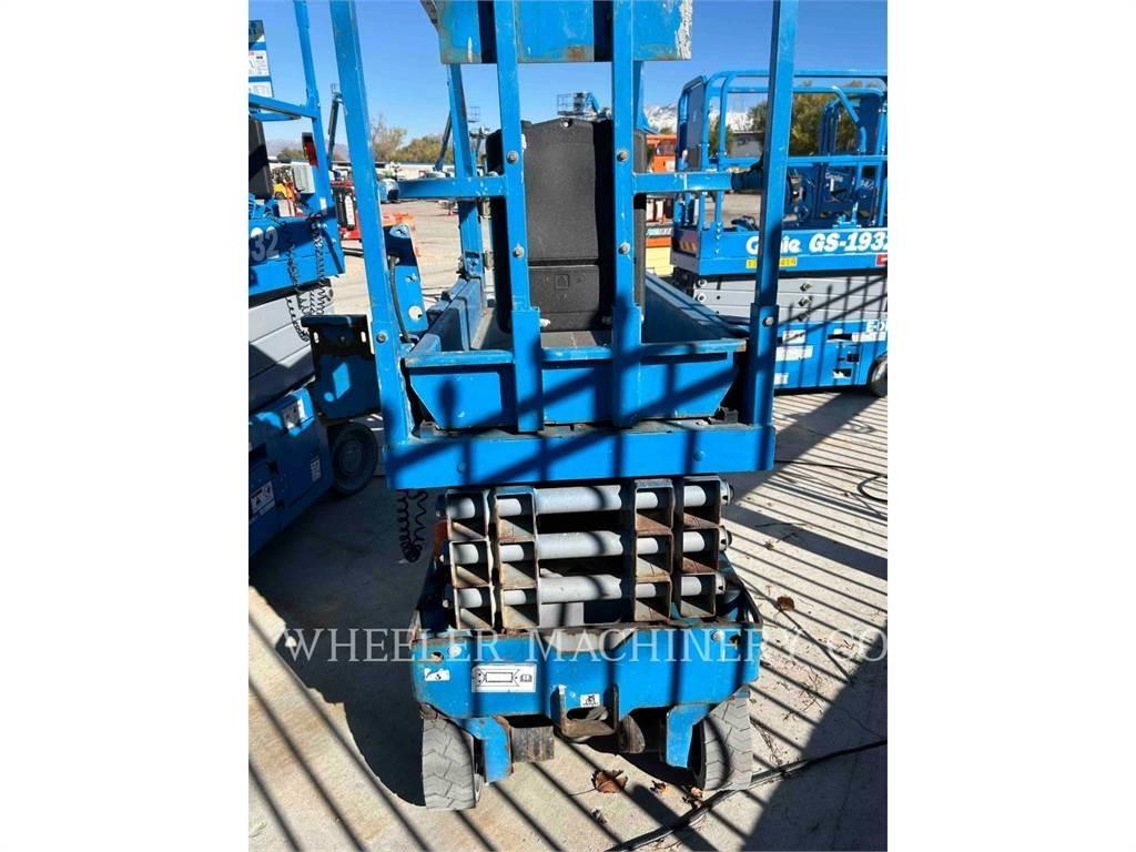 Genie GS1930 剪式升降機