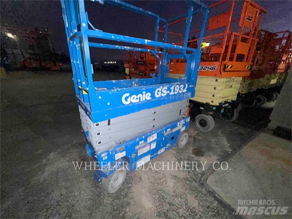 Genie GS1932 剪式升降機