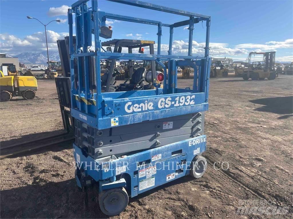 Genie GS1932 剪式升降機
