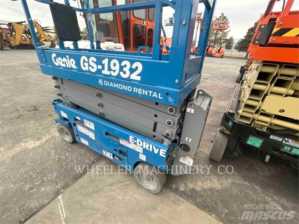 Genie GS1932 剪式升降機