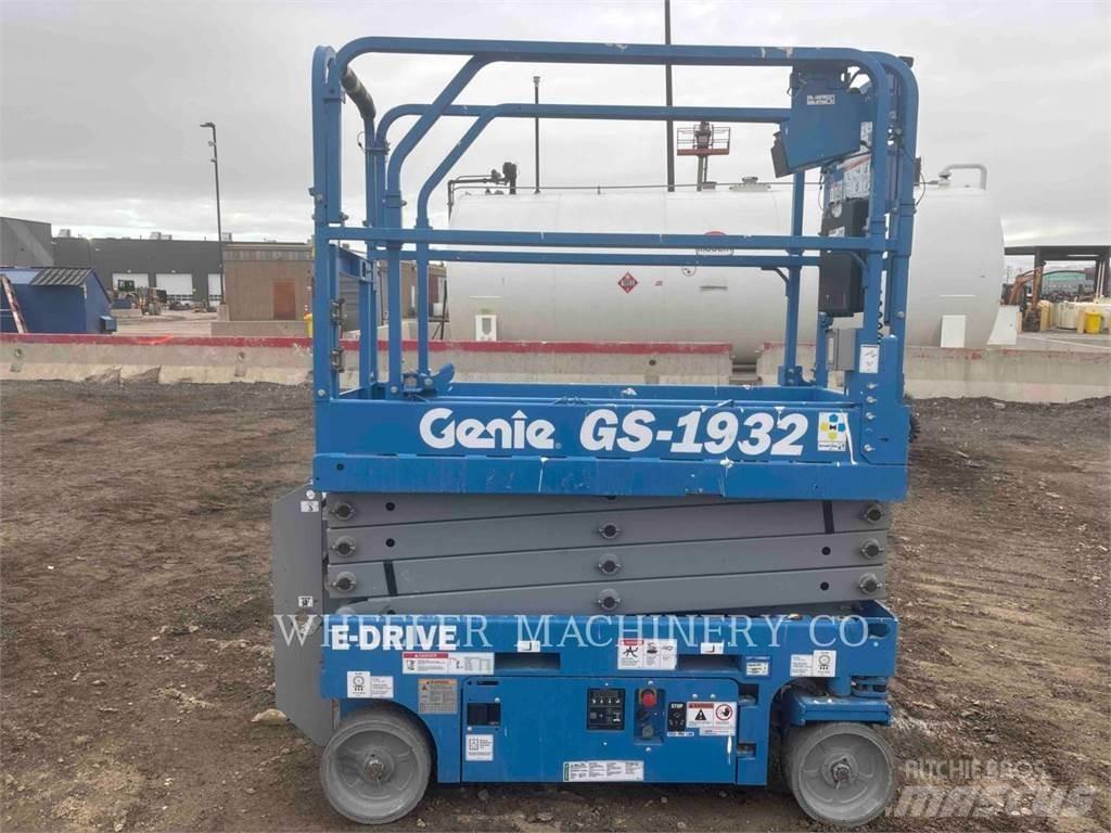 Genie GS1932 剪式升降機