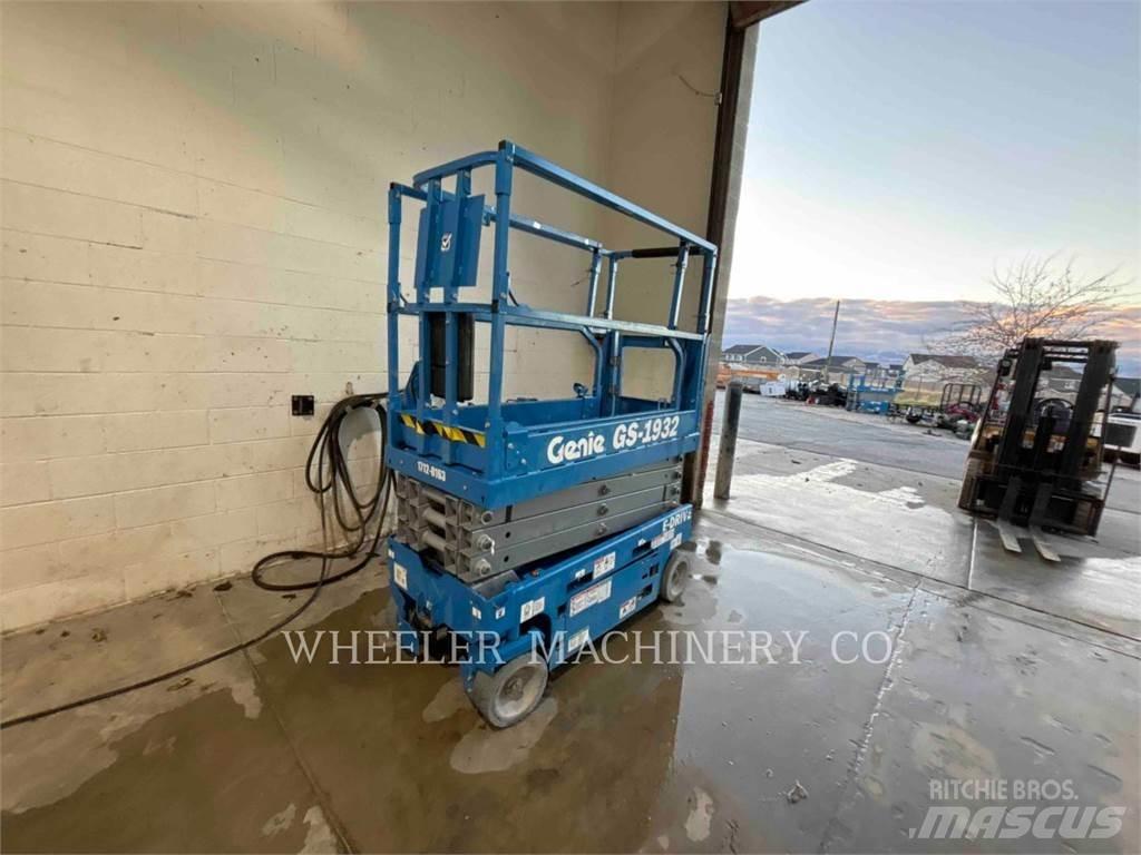 Genie GS1932 剪式升降機