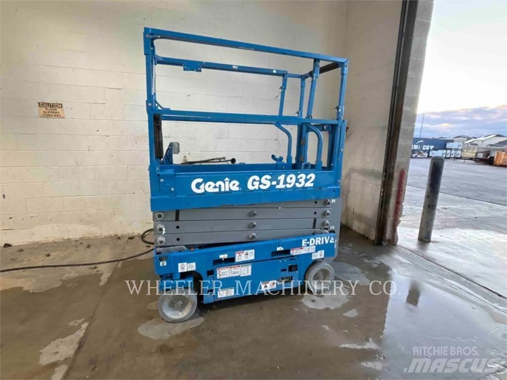 Genie GS1932 剪式升降機