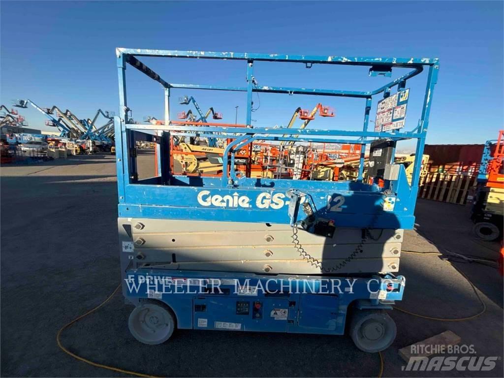 Genie GS2632 剪式升降機