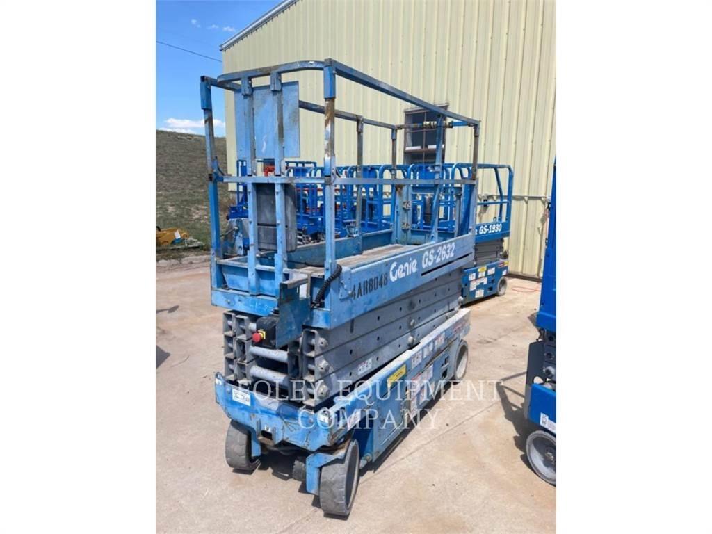 Genie GS2632 剪式升降機