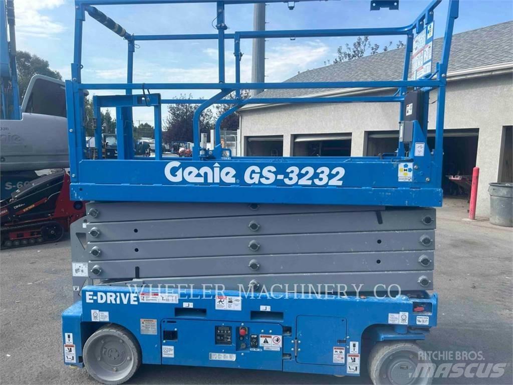 Genie GS3232 剪式升降機
