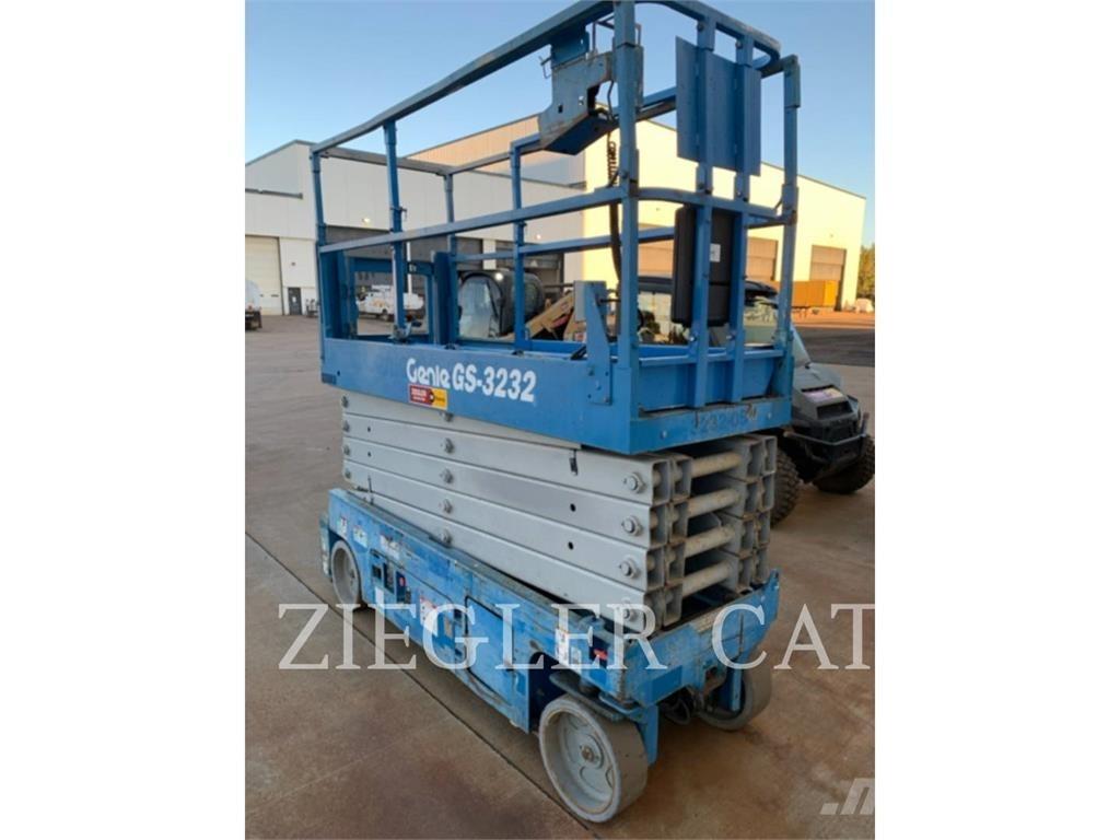 Genie GS3232 剪式升降機